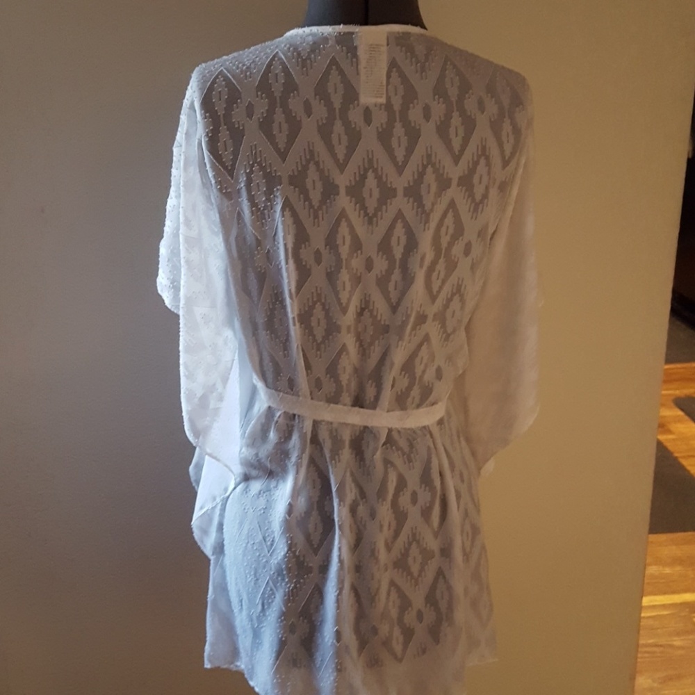 In Bloom Cover Up. - Picture 5 of 8